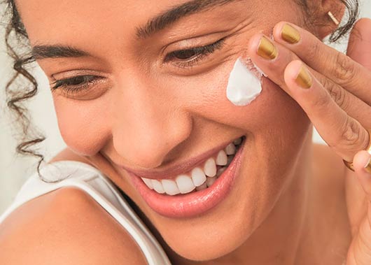 AVON Protinol™ розгладжує зморшки та зміцнює шкіру AVON Protinol™ розгладжує зморшки та зміцнює шкіру